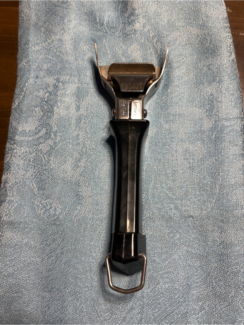 Corningware Black and Silver Pot Lifter - Kitchen Tool